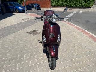 Piaggio Vespa LXV 125 Rojo Oscuro