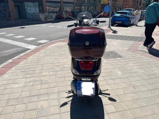 Piaggio Vespa LXV 125 Rojo Oscuro