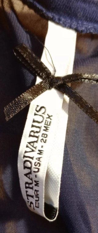 Blusa Stradivarius azul marino manga corta Talla M