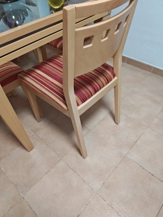 Mesa de comedor de 90 ,extensible,sillas de regalo