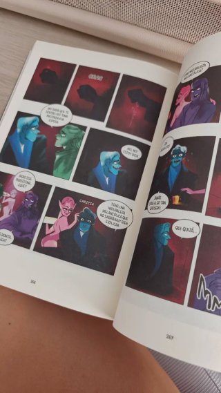 Lore Olympus. Cuentos del Olimpo / Lore Olympus...