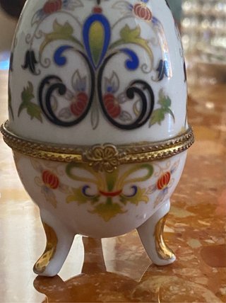Uovo portagioie vintage porcellana stile Faberg