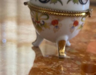 Uovo portagioie vintage porcellana stile Faberg