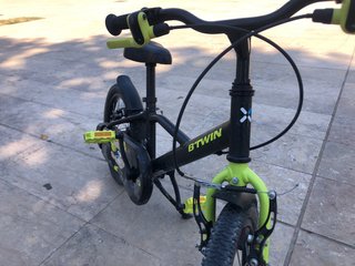 Bicicleta infantil Btwin Dark Hero 500