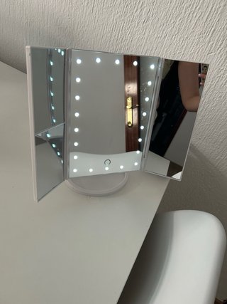 Espejo de Maquillaje LED Tri-fold