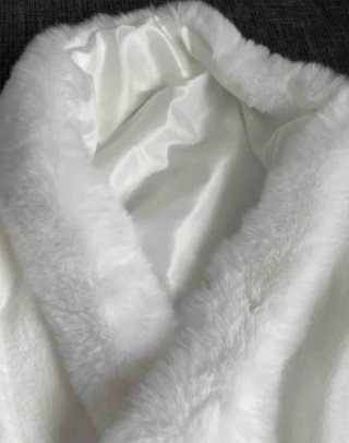 Chal abrigo novia Pronovias pelo sintético blanco