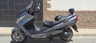 Suzuki Burgman 250 Maxi-Scooter