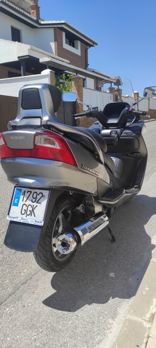 Suzuki Burgman 250 Maxi-Scooter