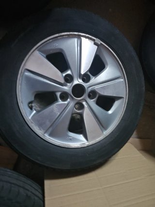 4 Llantas Nissan Env200