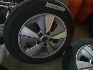 4 Llantas Nissan Env200