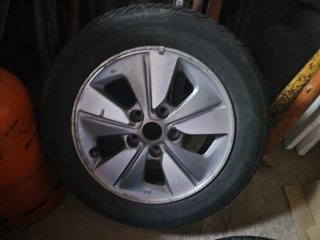4 Llantas Nissan Env200