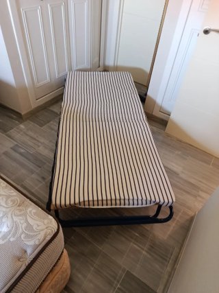 Cama Plegable Ikea Azul y Blanca