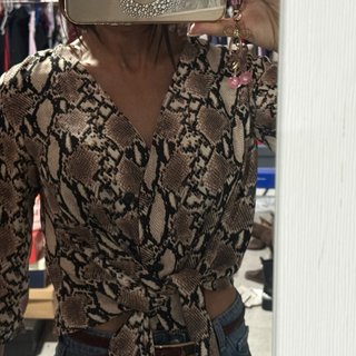 Camisa Bershka estampado animal print S