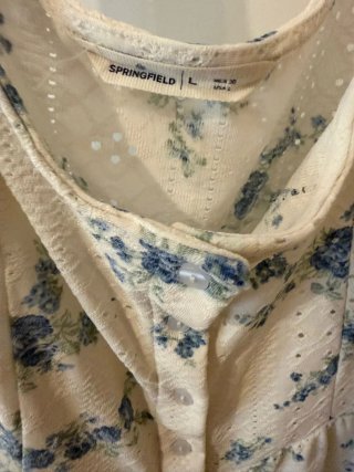 Vestido Springfield floral beige y azul