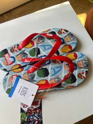Chanclas Marvel Talla 35