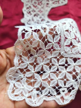 Pañuelo de encaje antiguo.