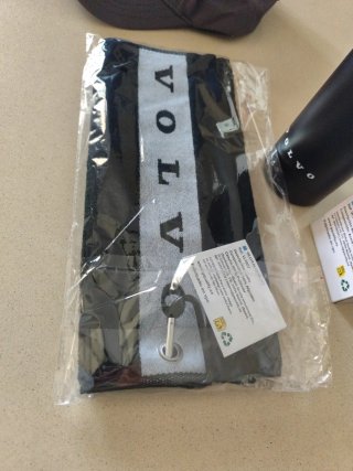 Pack Volvo: Gorra, Botella y Toalla