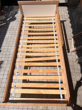 Cama infantil Ikea madera. Regalo colchón.