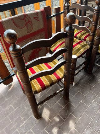 Juego 6 sillas de madera maciza tapizadas