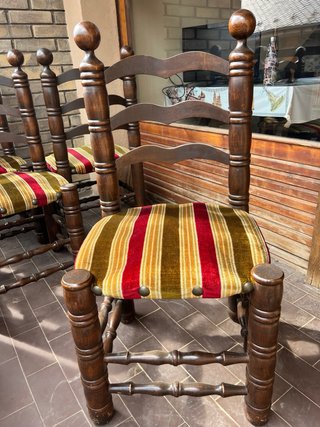 Juego 6 sillas de madera maciza tapizadas