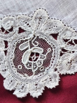 Pañuelo de encaje antiguo
