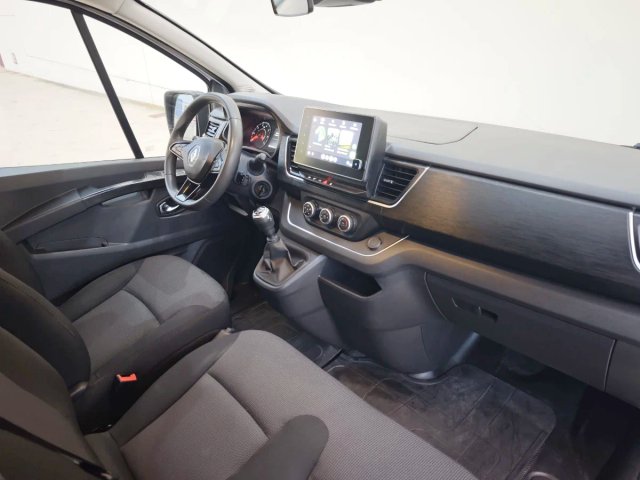 Renault Trafic Combi. Como nueva