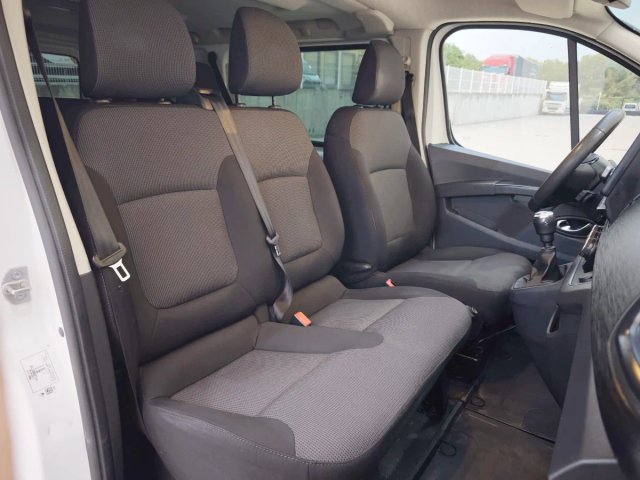 Renault Trafic Combi. Como nueva