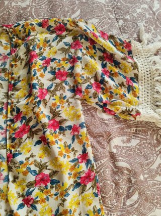 Chaqueta fina floral talla M