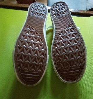 Zapatillas lona negras y rojas T.39