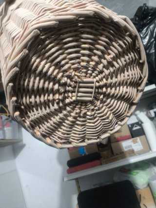Cesta de mimbre beige