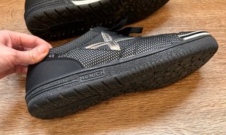 Zapatillas Munich Hombre Negras y Plateadas
