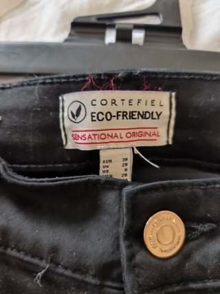 Pantalón pitillo negro talla 38