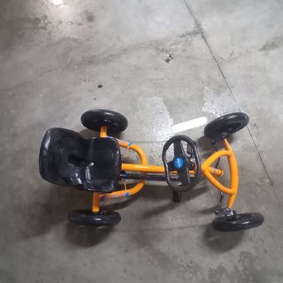 Coche de pedales Berg naranja Buddy