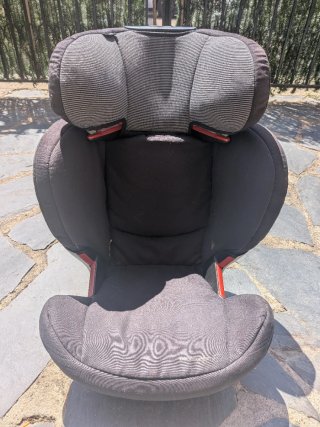 Silla de coche negra