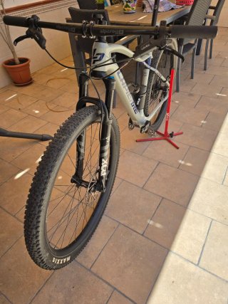 Bicicleta in carbonio Lapierre Pro Race Sat 7.9