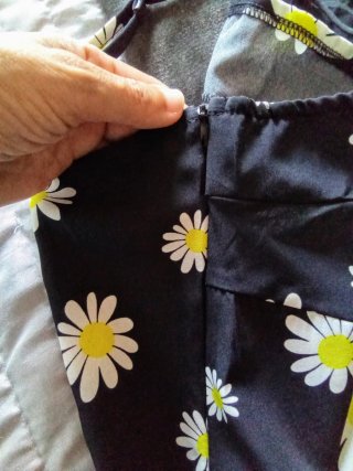 VESTIDO VERANO ESTAMPADO MARGARITAS SIN ESTRENAR