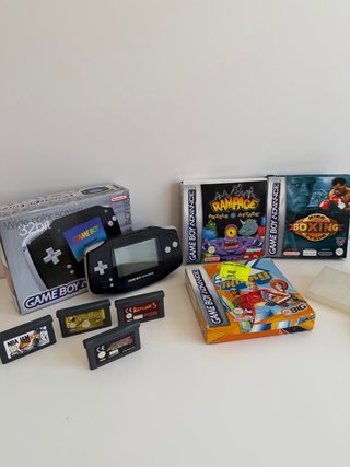 Gameboy advance con 7 juegos.