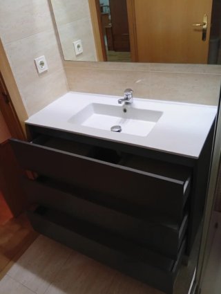 Mueble lavabo y armario a juego