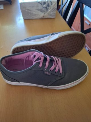 Zapatillas Vans grises y rosas