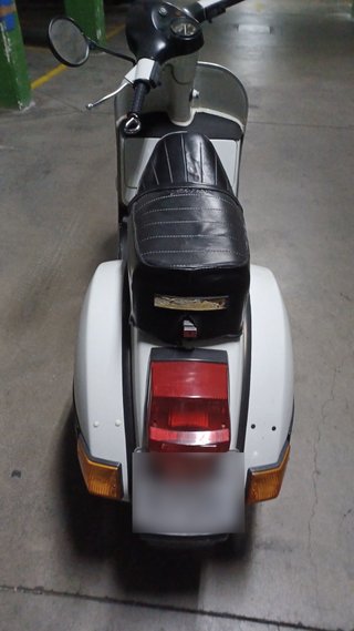 Vespa 200 PX '83 Histórica totalmente restaurada