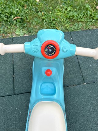 Moto Scooter Niños Smoby Azul y Beige