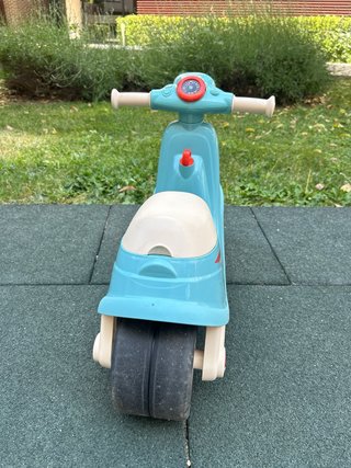 Moto Scooter Niños Smoby Azul y Beige