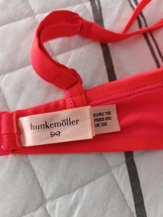 Bikinis sujetador con cazuela y sin cazuela.