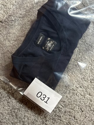 Camiseta Diesel azul marino pico M