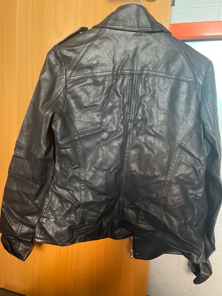 Cazadora Guess Negra Talla M