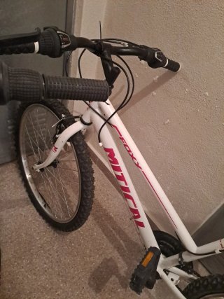 Bicicleta chica blanca