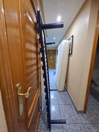 Cama 90cm Metal y Madera , el colchón lo regalo