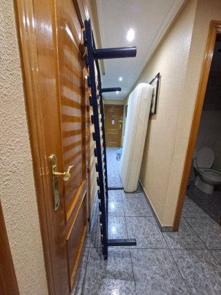 Cama 90cm Metal y Madera , el colchón lo regalo