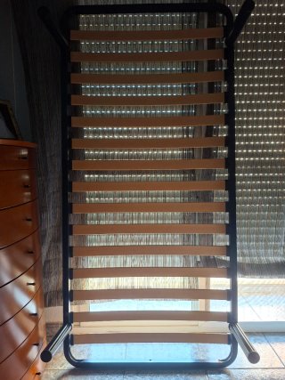 Cama 90cm Metal y Madera , el colchón lo regalo