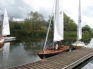 Barco de vela ligera de madera modelo flying15